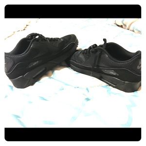 All black nike air max’s size 9 men’s